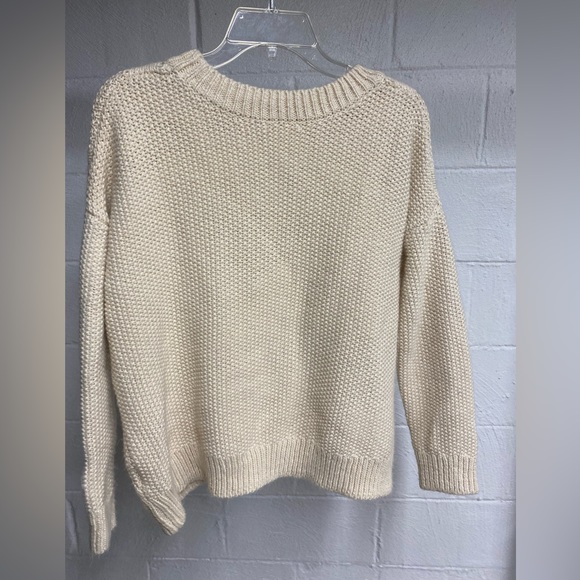 H&M Cream Color Sweater Womens Size S Pit2pit=21” Shoulder2hem=22” - Picture 2 of 8